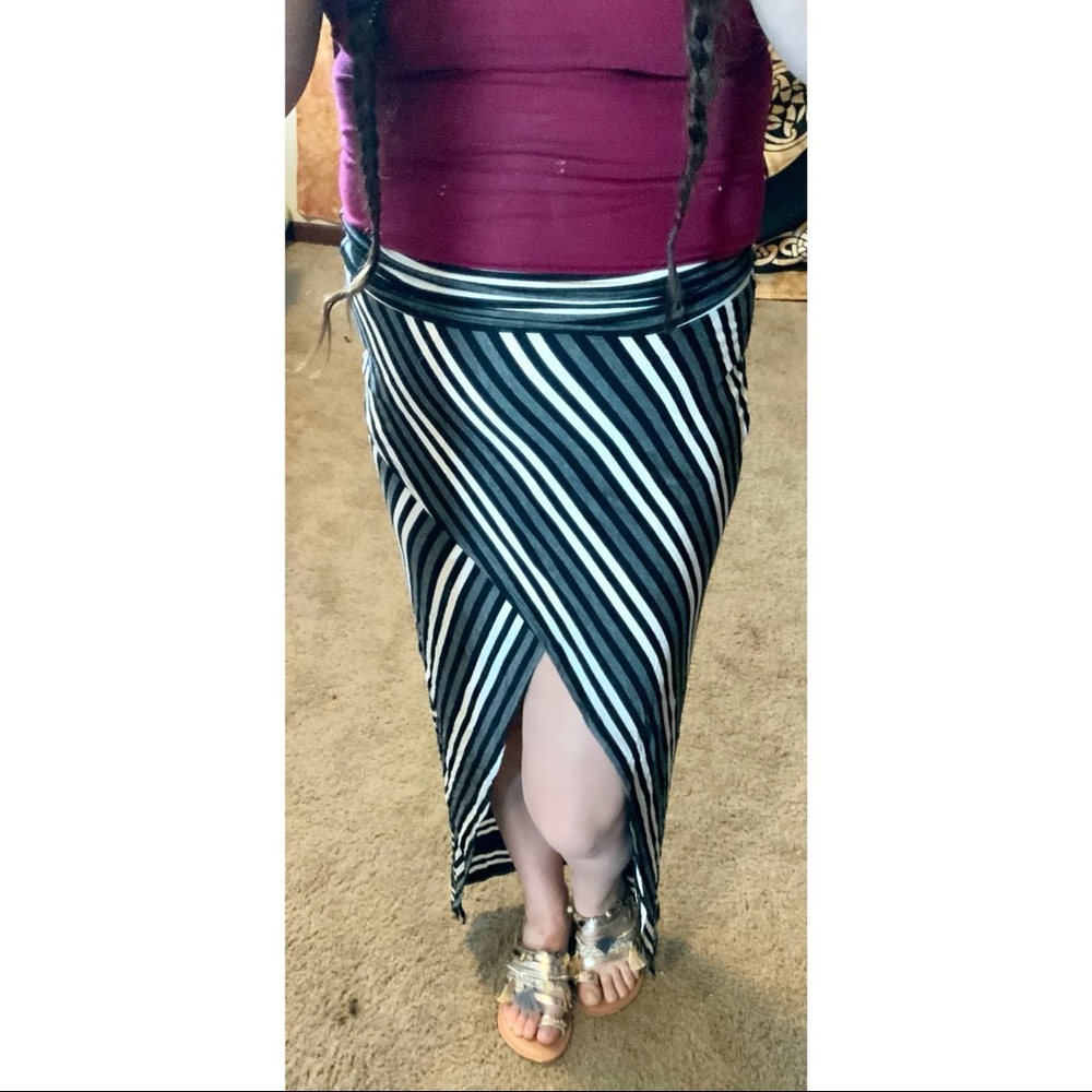 🚩Joe B Maxi Skirt